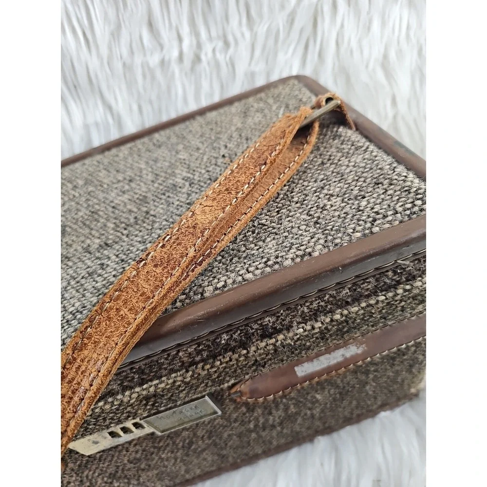 Vintage HARTMANN Tweed Travel Luggage Cosmetic Train Case Carry On - Looks Good